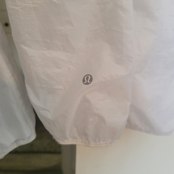 Lululemon windbreaker jacket - Picture 2 of 4